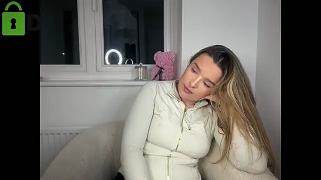 Snapshot of maisiesmithx chatting on February 8, 2026, 10:02 pm maisiesmithx online show from February 8, 2026, 10:02 pm