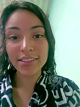 Snapshot of LolaBunnyAndBugsBunny chatting on December 3, 2024, 7:11 pm LolaBunnyAndBugsBunny online show from December 3, 2024, 7:11 pm