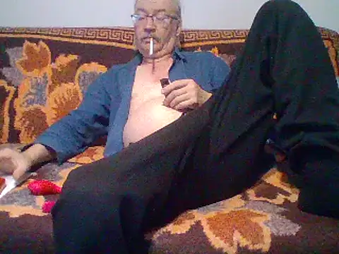 loverboyxxx69 online show from February 12, 2025, 2:35 am