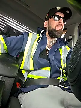 Beardedtattood online show from November 9, 2025, 3:21 pm