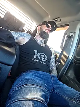 Beardedtattood online show from December 4, 2025, 3:10 pm