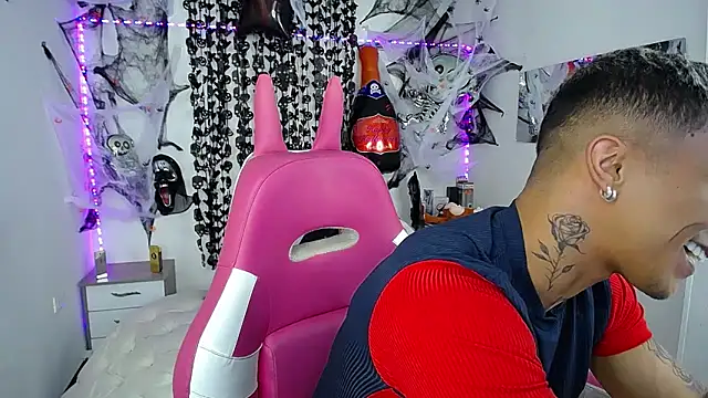 Snapshot of Leonard_Price chatting on October 17, 2025, 3:10 am Leonard Price online show from October 17, 2025, 3:10 am