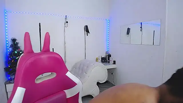 Snapshot of Leonard_Price chatting on December 18, 2025, 7:09 pm Leonard Price online show from December 18, 2025, 7:09 pm