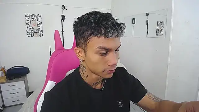 Snapshot of Leonard_Price chatting on January 11, 2026, 1:38 pm Leonard Price online show from January 11, 2026, 1:38 pm