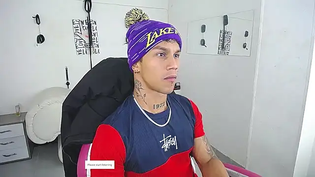 Snapshot of Leonard_Price chatting on February 13, 2026, 2:29 am Leonard Price online show from February 13, 2026, 2:29 am