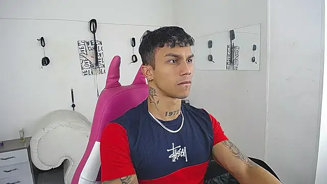 Snapshot of Leonard_Price chatting on February 13, 2026, 2:35 pm Leonard Price online show from February 13, 2026, 2:35 pm