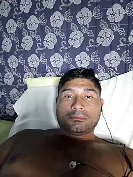 Snapshot of Diogo100 chatting on March 7, 2026, 10:51 pm Diogo100 online show from March 7, 2026, 10:51 pm