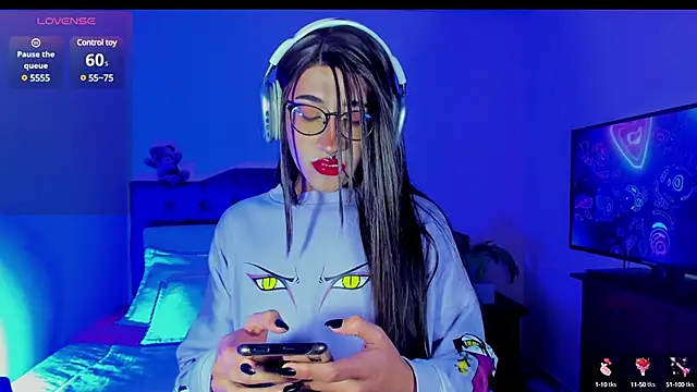 Lararose01 online show from December 12, 2024, 6:14 am