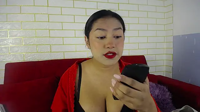 ricura mily online show from December 1, 2025, 4:39 am