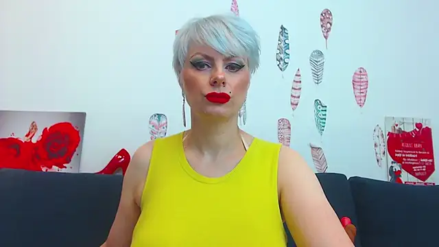 ForeverBarbie  online show from October 13, 2025, 9:48 pm