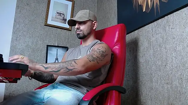 Snapshot of NigelBoydXXX chatting on December 3, 2024, 7:00 pm NigelBoydXXX online show from December 3, 2024, 7:00 pm