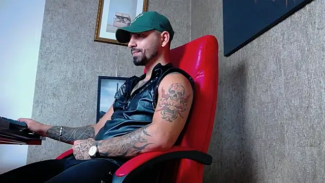 Snapshot of NigelBoydXXX chatting on January 9, 2025, 6:47 pm NigelBoydXXX online show from January 9, 2025, 6:47 pm