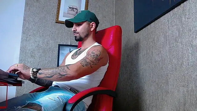 Snapshot of NigelBoydXXX chatting on January 12, 2025, 7:42 pm NigelBoydXXX online show from January 12, 2025, 7:42 pm