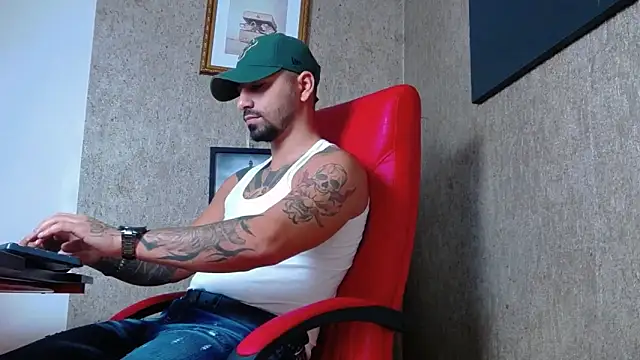 Snapshot of NigelBoydXXX chatting on January 27, 2025, 6:41 am NigelBoydXXX online show from January 27, 2025, 6:41 am