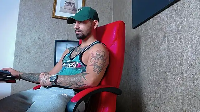 Snapshot of NigelBoydXXX chatting on February 3, 2025, 9:07 pm NigelBoydXXX online show from February 3, 2025, 9:07 pm