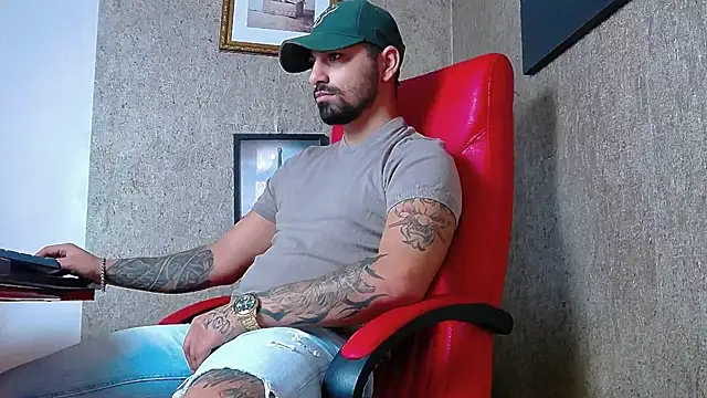 Snapshot of NigelBoydXXX chatting on February 15, 2025, 8:33 am NigelBoydXXX online show from February 15, 2025, 8:33 am