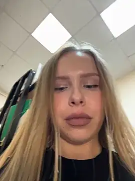 Snapshot of mur_girl chatting on February 4, 2026, 3:18 pm mur girl online show from February 4, 2026, 3:18 pm