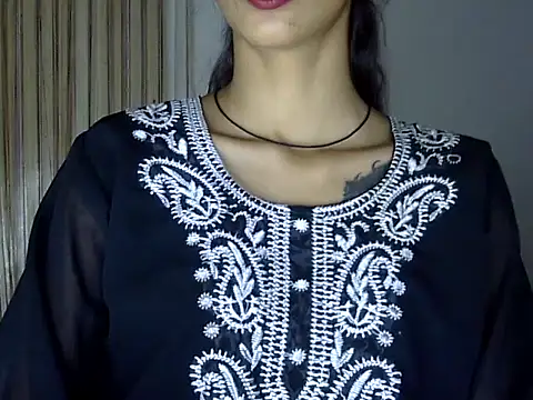 Snapshot of MAAYRA_09 chatting on September 20, 2025, 3:35 pm MAAYRA 09 online show from September 20, 2025, 3:35 pm