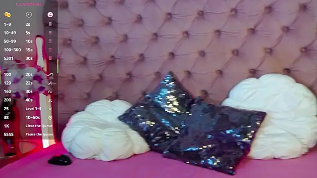 Snapshot of Erikka__ chatting on September 24, 2025, 1:14 pm Erikka online show from September 24, 2025, 1:14 pm