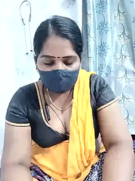 Snapshot of MaaliiiPonuTamil chatting on January 23, 2025, 4:37 pm MaaliiiPonuTamil online show from January 23, 2025, 4:37 pm