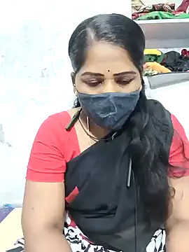 Snapshot of MaaliiiPonuTamil chatting on February 12, 2025, 4:55 pm MaaliiiPonuTamil online show from February 12, 2025, 4:55 pm