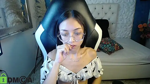 Snapshot of NathaliaSweet_11 chatting on March 18, 2025, 5:10 pm NathaliaSweet 11 online show from March 18, 2025, 5:10 pm