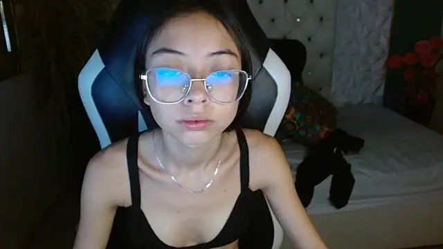 Snapshot of NathaliaSweet_11 chatting on October 6, 2025, 1:52 pm NathaliaSweet 11 online show from October 6, 2025, 1:52 pm