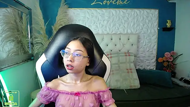 Snapshot of NathaliaSweet_11 chatting on December 22, 2025, 2:25 pm NathaliaSweet 11 online show from December 22, 2025, 2:25 pm