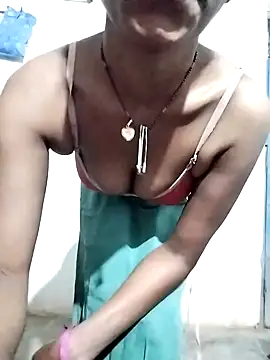 Snapshot of MAAYRA0809 chatting on February 3, 2025, 2:14 am MAAYRA0809 online show from February 3, 2025, 2:14 am