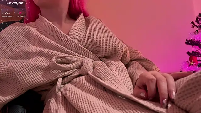 Snapshot of h2h0e chatting on December 14, 2025, 10:36 pm h2h0e online show from December 14, 2025, 10:36 pm