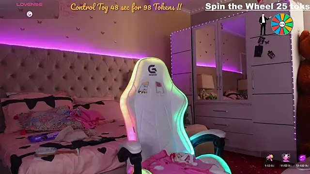 Snapshot of Alicia007 chatting on October 17, 2025, 7:11 am Alicia007 online show from October 17, 2025, 7:11 am