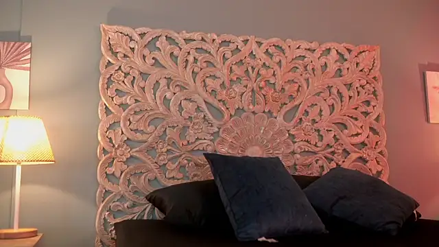 lupeebony online show from October 31, 2025, 7:48 pm