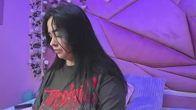 Victoria Rossy online show from November 9, 2025, 8:29 pm