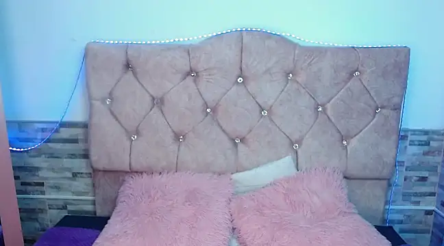 Snapshot of elizabethcooper chatting on January 14, 2025, 11:16 pm elizabethcooper online show from January 14, 2025, 11:16 pm