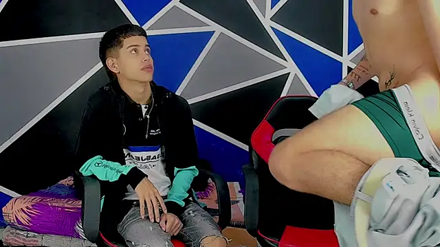 migueyalejo teens online show from March 6, 2025, 3:13 am