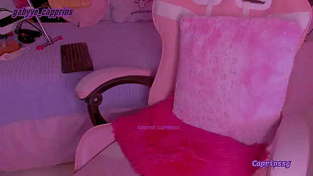 Snapshot of gabyye_capprins chatting on December 19, 2025, 12:06 am gabyye capprins online show from December 19, 2025, 12:06 am