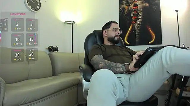 Snapshot of Ethan_Castellano chatting on February 11, 2026, 9:09 pm Ethan Castellano online show from February 11, 2026, 9:09 pm