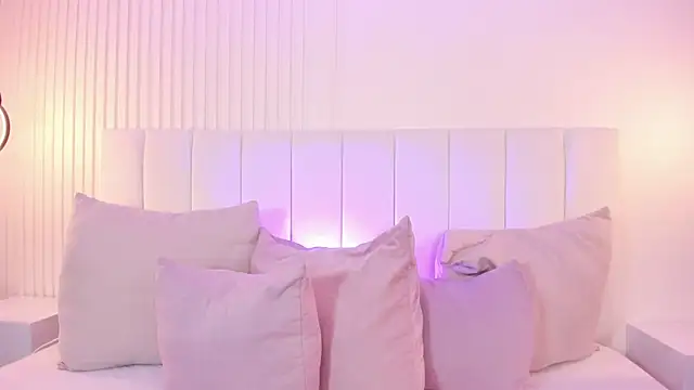 Snapshot of natali_henao chatting on March 11, 2025, 9:59 pm natali henao online show from March 11, 2025, 9:59 pm