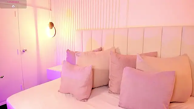 Snapshot of natali_henao chatting on September 24, 2025, 9:18 pm natali henao online show from September 24, 2025, 9:18 pm