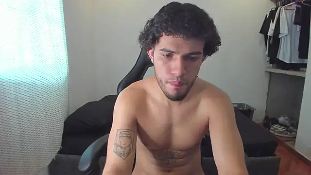 Snapshot of daddy_jhons chatting on December 5, 2024, 7:38 pm daddy jhons online show from December 5, 2024, 7:38 pm