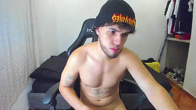 Snapshot of daddy_jhons chatting on December 27, 2024, 4:15 am daddy jhons online show from December 27, 2024, 4:15 am