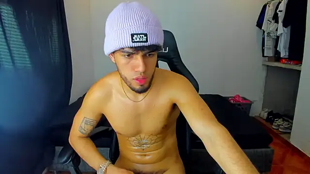 Snapshot of daddy_jhons chatting on March 11, 2025, 3:02 pm daddy jhons online show from March 11, 2025, 3:02 pm