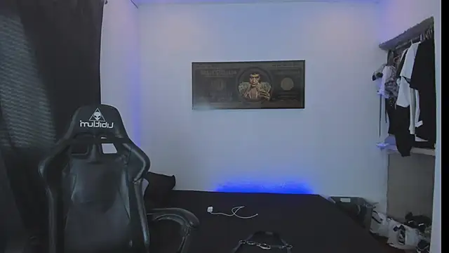 Snapshot of daddy_jhons chatting on December 22, 2025, 6:27 pm daddy jhons online show from December 22, 2025, 6:27 pm