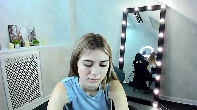 Snapshot of Cherry_Price chatting on December 5, 2024, 12:41 am Cherry Price online show from December 5, 2024, 12:41 am