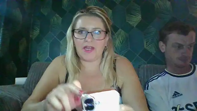 Snapshot of SweetXCandyX chatting on November 13, 2025, 5:45 pm SweetXCandyX online show from November 13, 2025, 5:45 pm