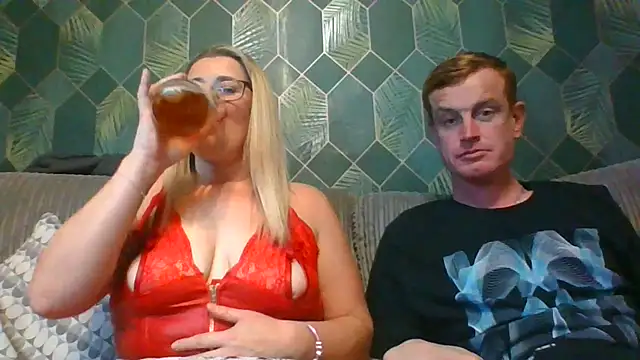 Snapshot of SweetXCandyX chatting on November 28, 2025, 7:27 pm SweetXCandyX online show from November 28, 2025, 7:27 pm