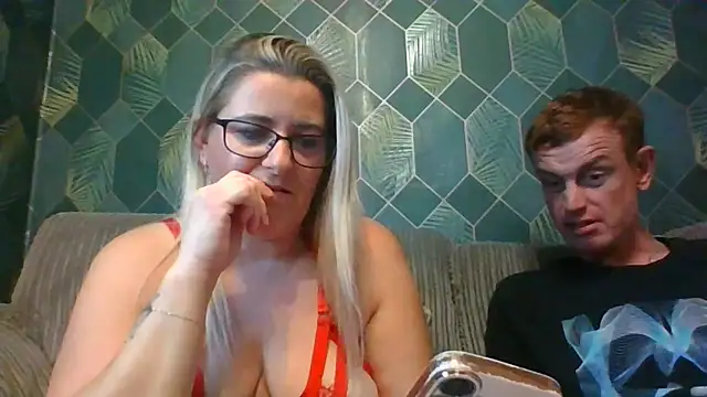 Snapshot of SweetXCandyX chatting on December 4, 2025, 6:49 pm SweetXCandyX online show from December 4, 2025, 6:49 pm