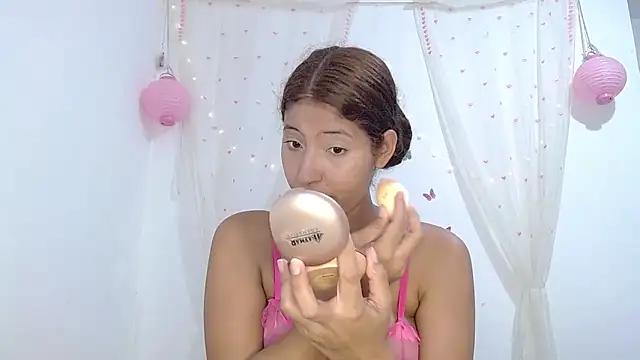 Snapshot of evaluna_horny_ chatting on September 20, 2025, 9:05 pm evaluna horny online show from September 20, 2025, 9:05 pm