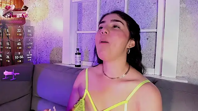 Belliinda 21 online show from February 25, 2025, 9:46 pm