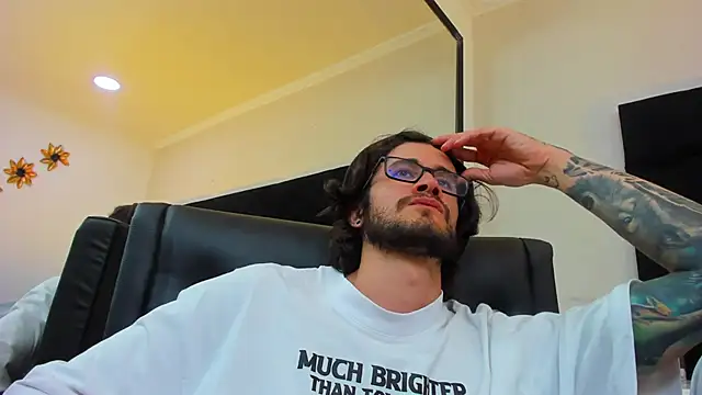 Loggan donnelly online show from March 4, 2025, 12:29 am